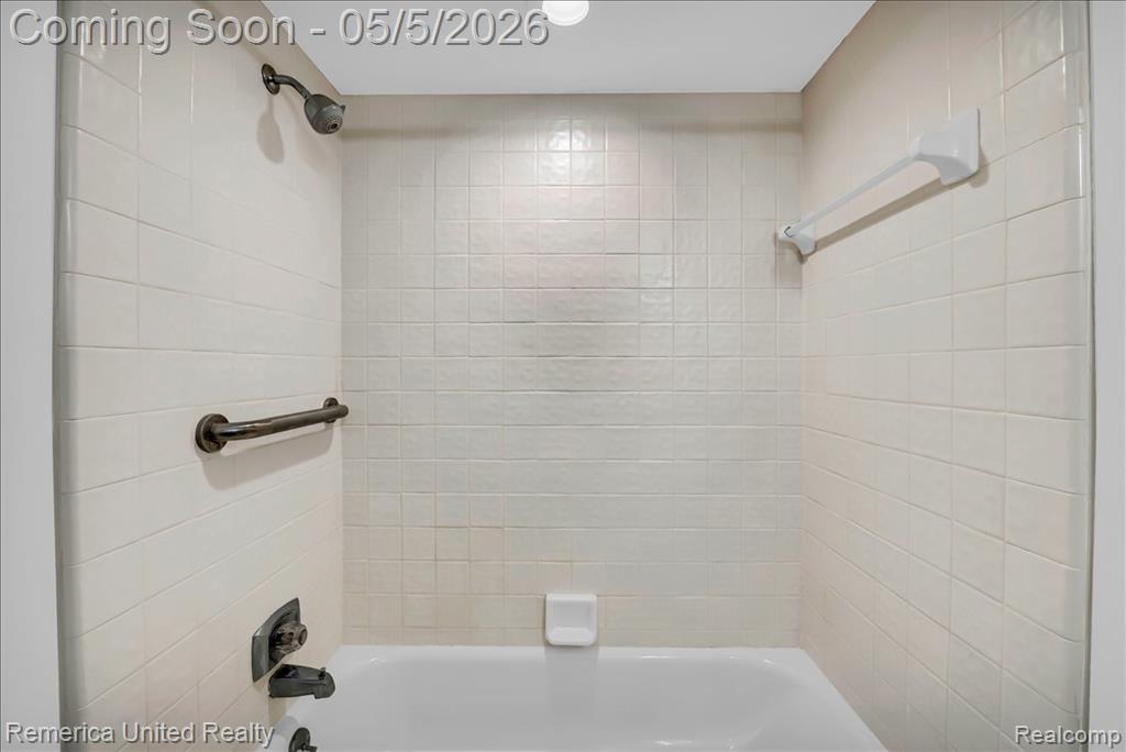 4605 Golf View Drive, Brighton, MI 48116 — Photo 18