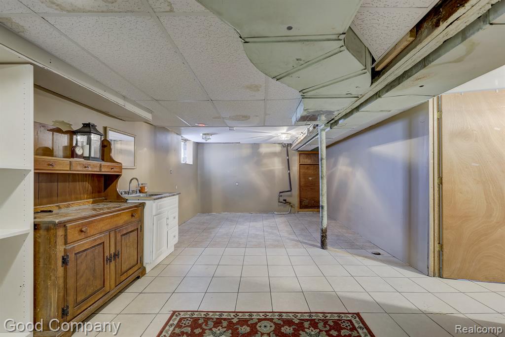 736 E Meyers Avenue, Hazel Park, MI 48030 — Photo 35