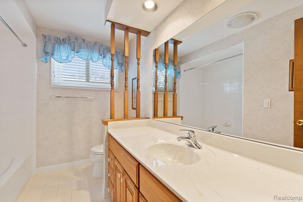 42126 BAINTREE Circle, Northville, MI 48168 — Photo 37