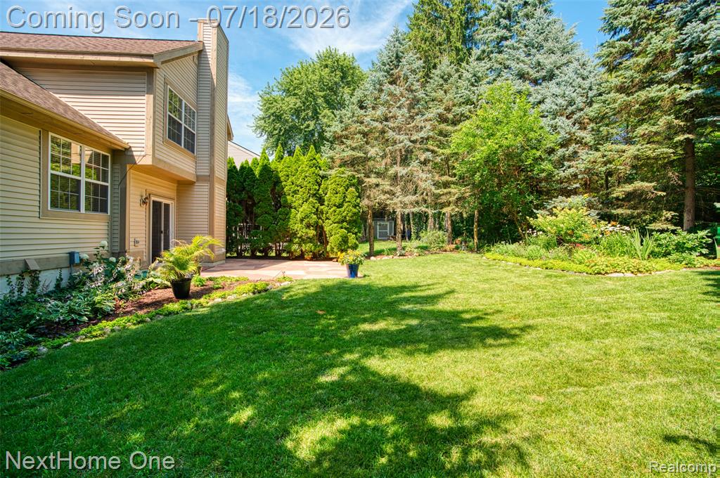 6496 Lake Meadow Drive, Waterford, MI 48327 — Photo 30