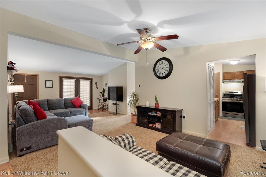 975 Woodlane Drive, Rochester Hills, MI 48307 — Photo 7