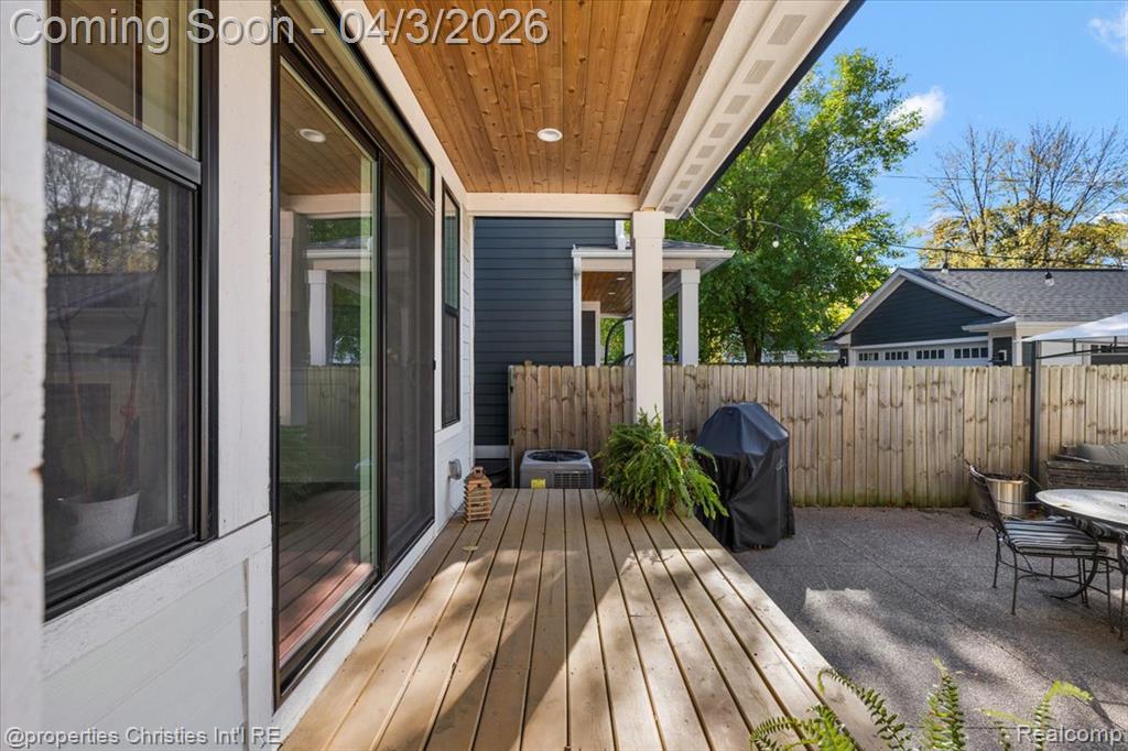 929 N Pleasant Street, Royal Oak, MI 48067 — Photo 16