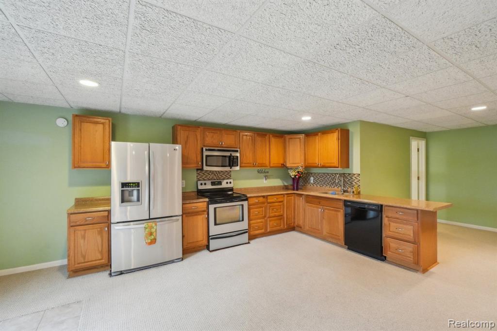 810 JOSHUA Drive, Highland, MI 48356 — Photo 35