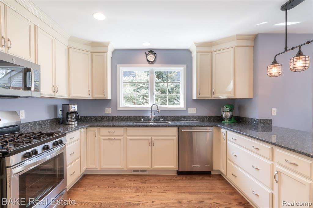 43576 Abbey Circle, Canton, MI 48187 — Photo 14