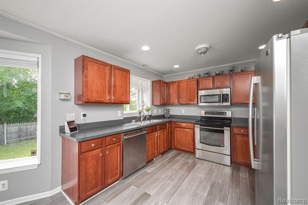 5842 GLEN CREEK Court, Ann Arbor, MI 48108 — Photo 11