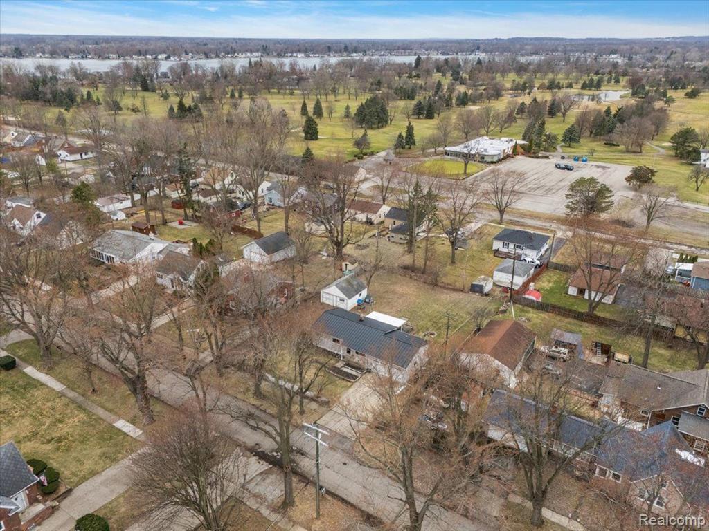 42 S AVERY Road, Waterford, MI 48328 — Photo 39