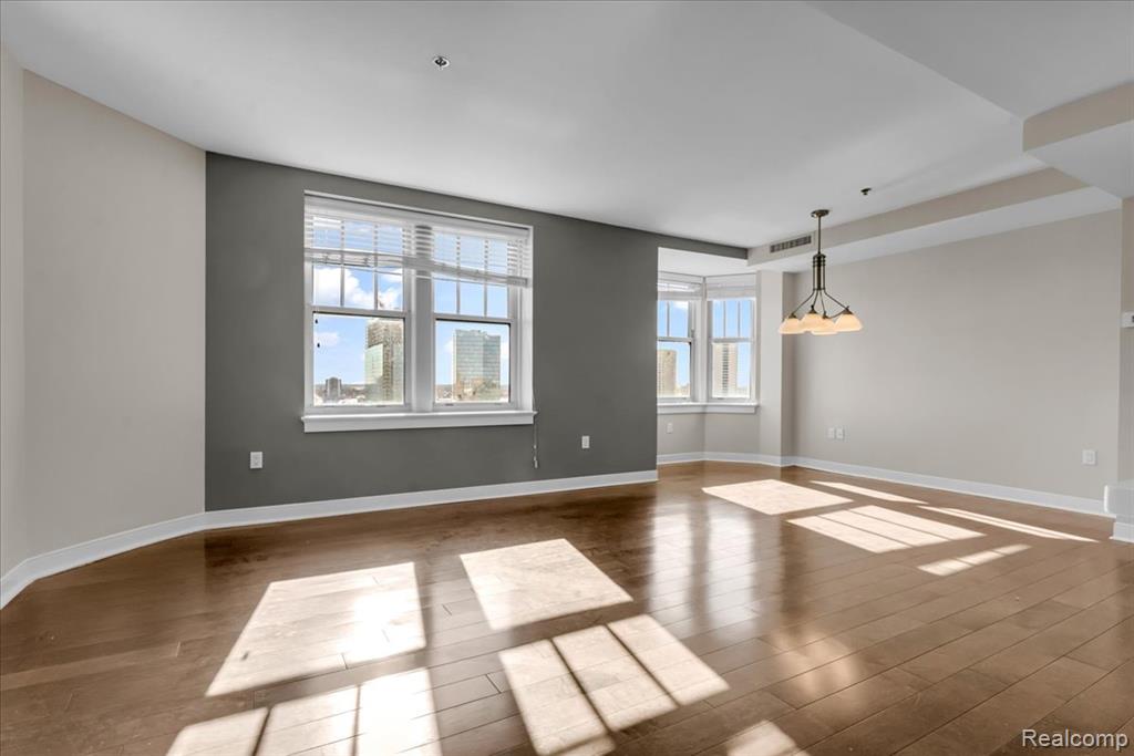 525 W LAFAYETTE Boulevard, 12E, Detroit, MI 48226 — Photo 6
