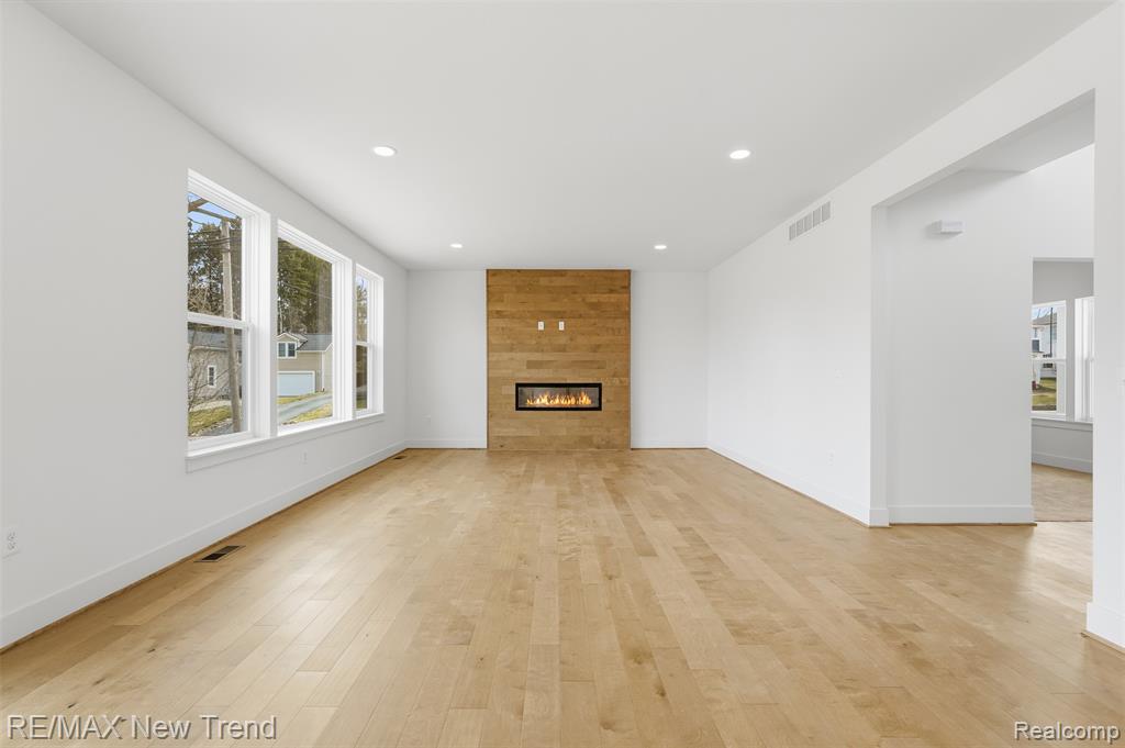 321 Dean Street, Milford, MI 48381 — Photo 11