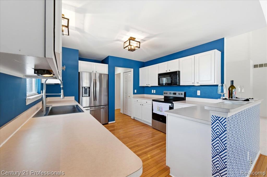 3895 Arbor Drive, Auburn Hills, MI 48326 — Photo 14