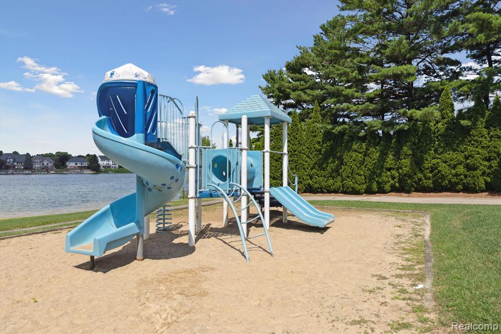 575 Thornehill Trail, Oxford, MI 48371 — Photo 54