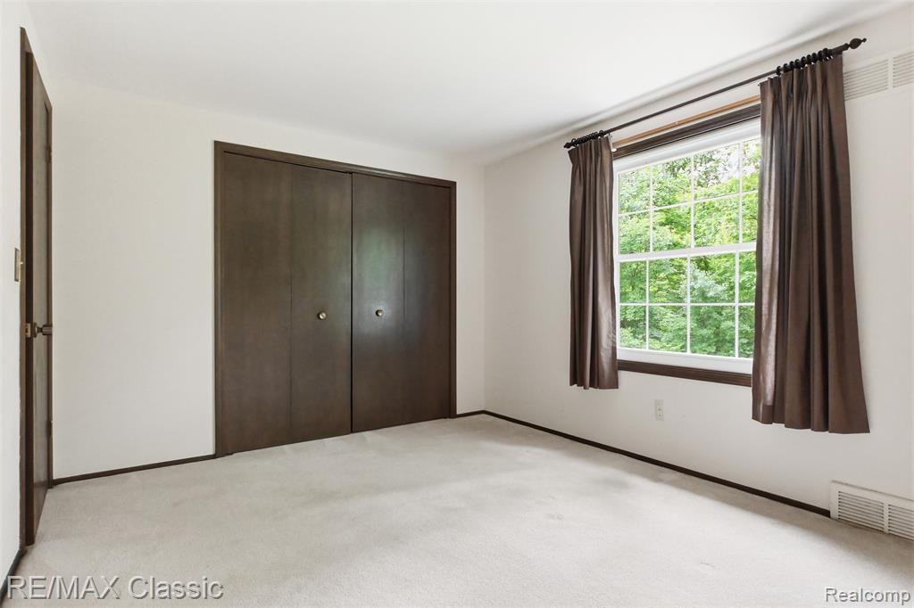45451 Woodleigh Way, Plymouth, MI 48170 — Photo 32