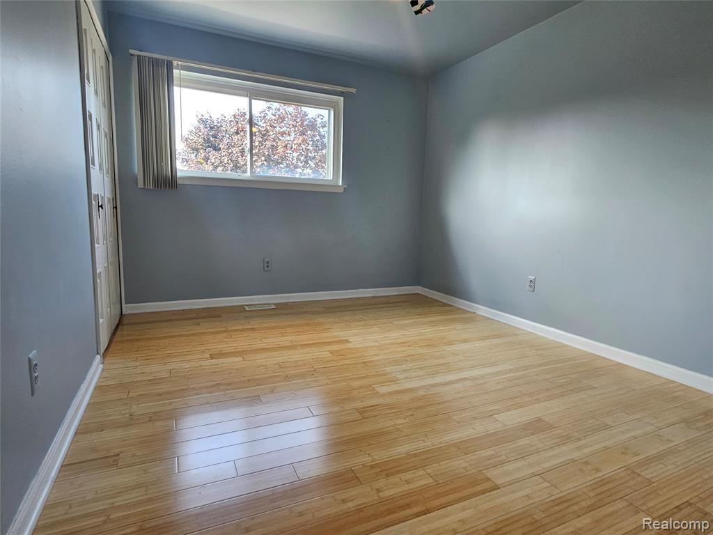 8596 Hampshire Drive, Sterling Heights, MI 48313 — Photo 14