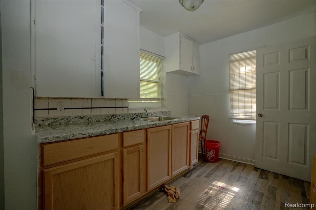 9833 Berkshire Street, Detroit, MI 48224 — Photo 9