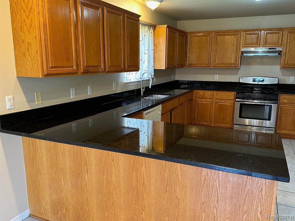16385 SASSAFRAS Lane, Macomb, MI 48044 — Photo 2