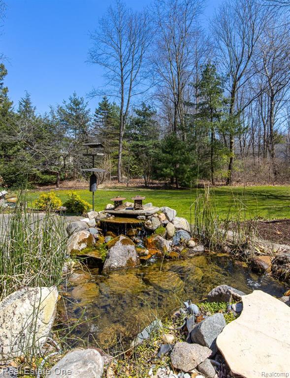 9316 LAKEBLUFF Drive, Clarkston, MI 48348 — Photo 58