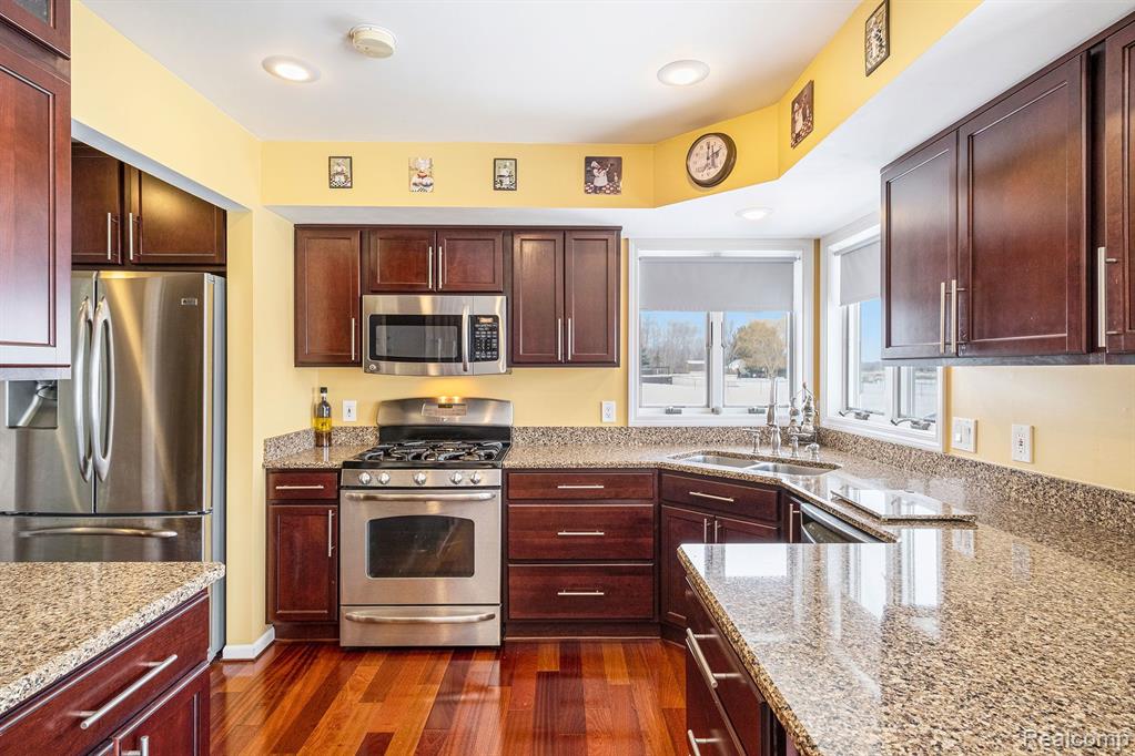 6197 SHARP Road, Swartz Creek, MI 48473 — Photo 5