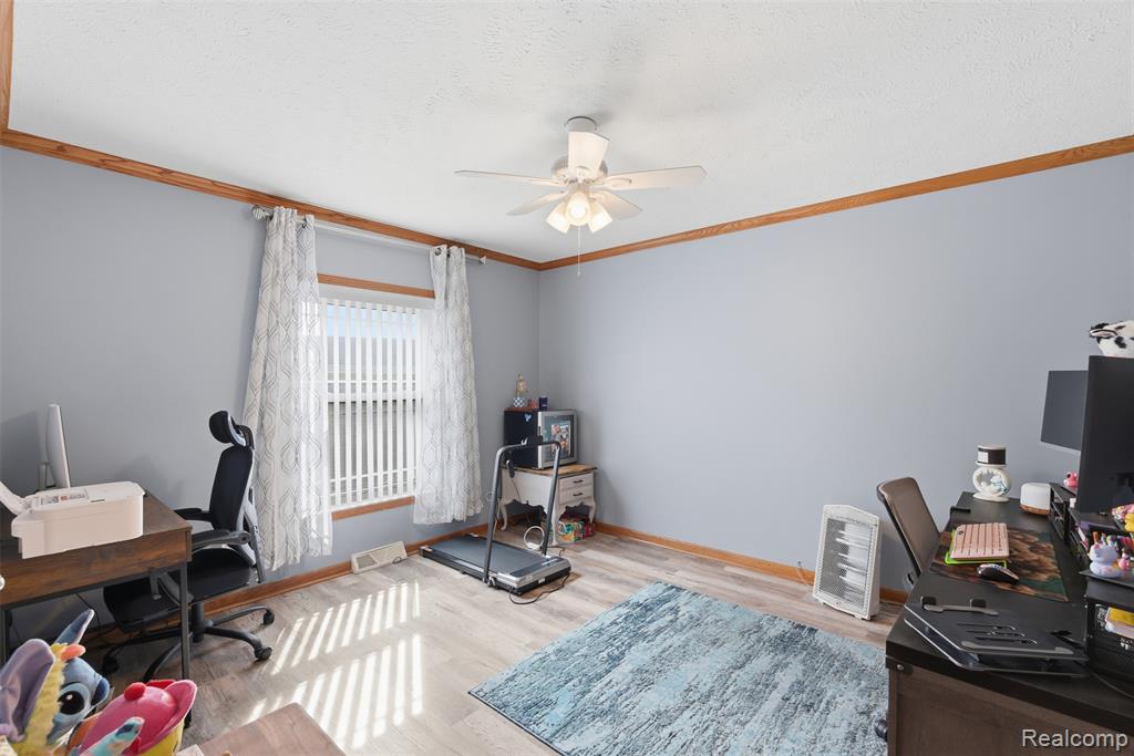 11050 Willowgreen Court, South Lyon, MI 48178 — Photo 23