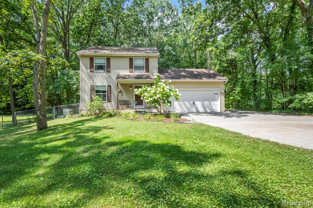 6550 Avon Drive, Brighton, MI 48116 — front exterior