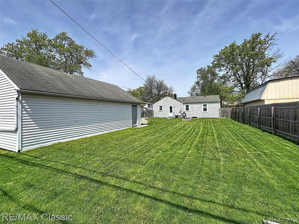 28455 Birchlawn Street, Garden City, MI — Photo 22