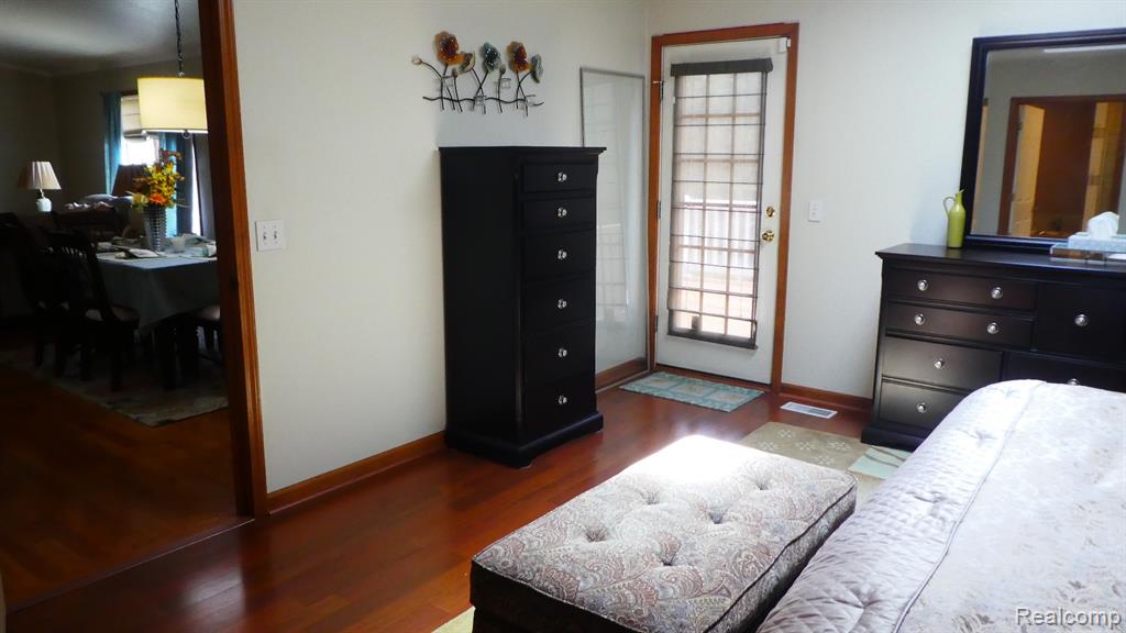 8051 Prestonwood Court, Flushing, MI 48433 — Photo 39