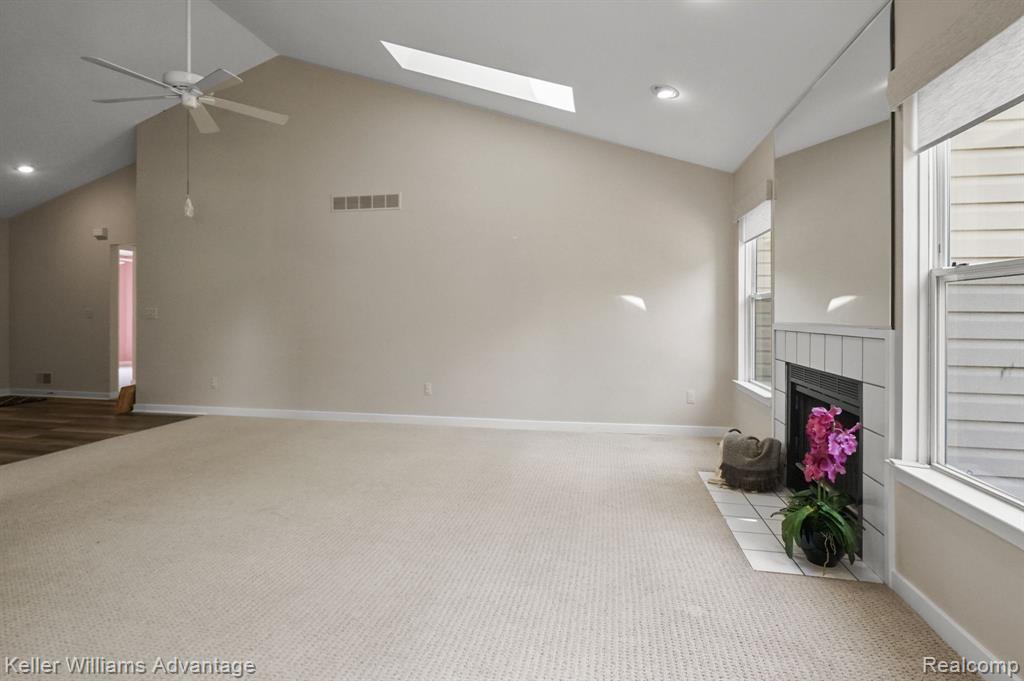390 Mulberry Drive, Commerce Twp, MI 48390 — Photo 11