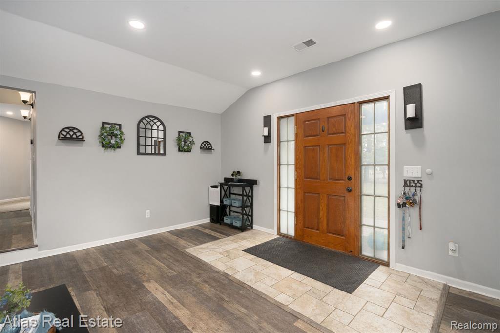 10025 Grand Blanc Road, Gaines Vlg, MI 48436 — Photo 14