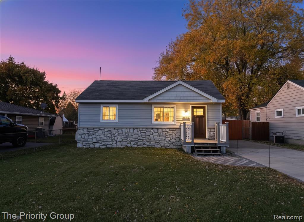 5235 Drayton Road, Clarkston, MI — front exterior