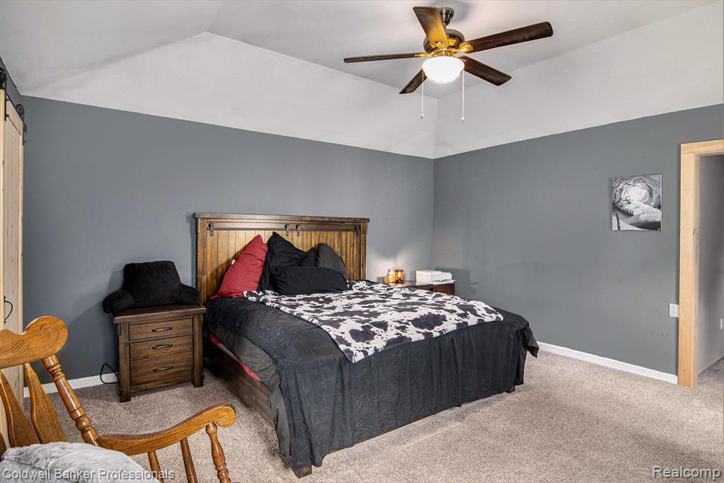 6408 E Court Street S, Burton, MI 48509 — Photo 11
