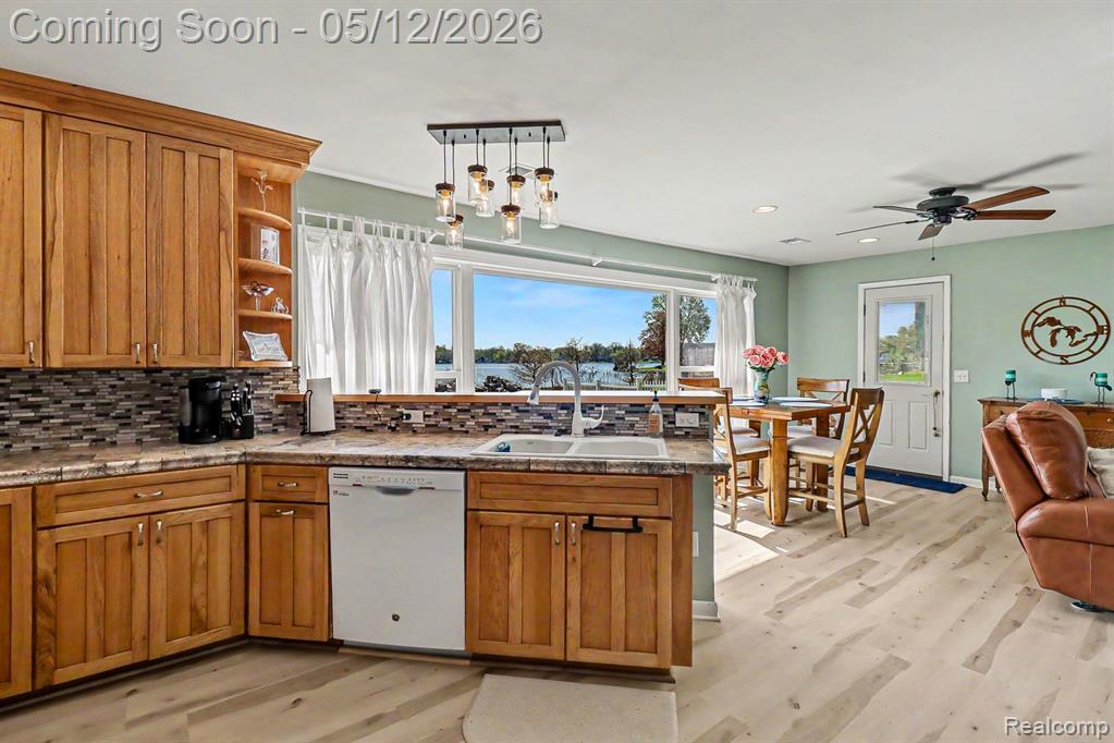 9801 Coledale Court, White Lake, MI — Photo 10