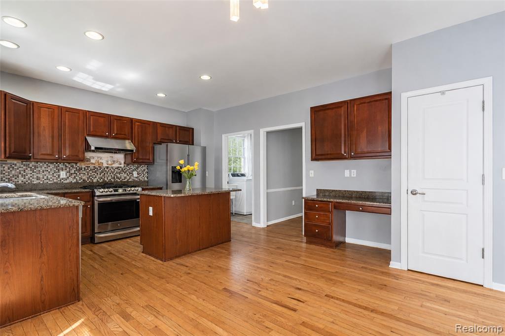 45149 Bartlett Drive, Novi, MI — Photo 15