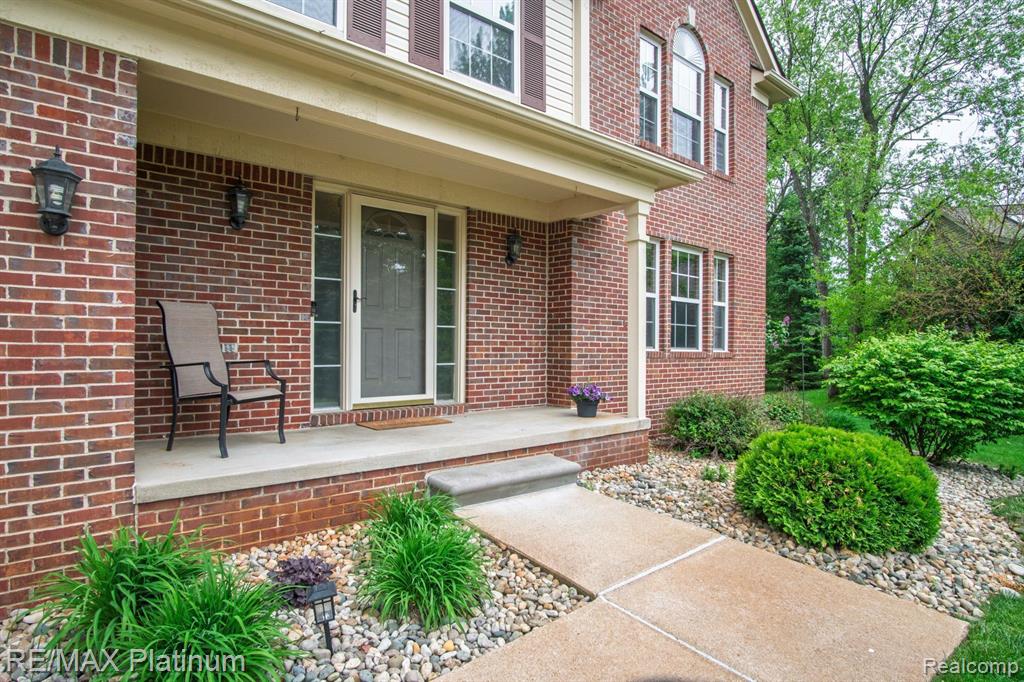 8313 Mill Pointe Court, Goodrich Vlg, MI — Photo 4