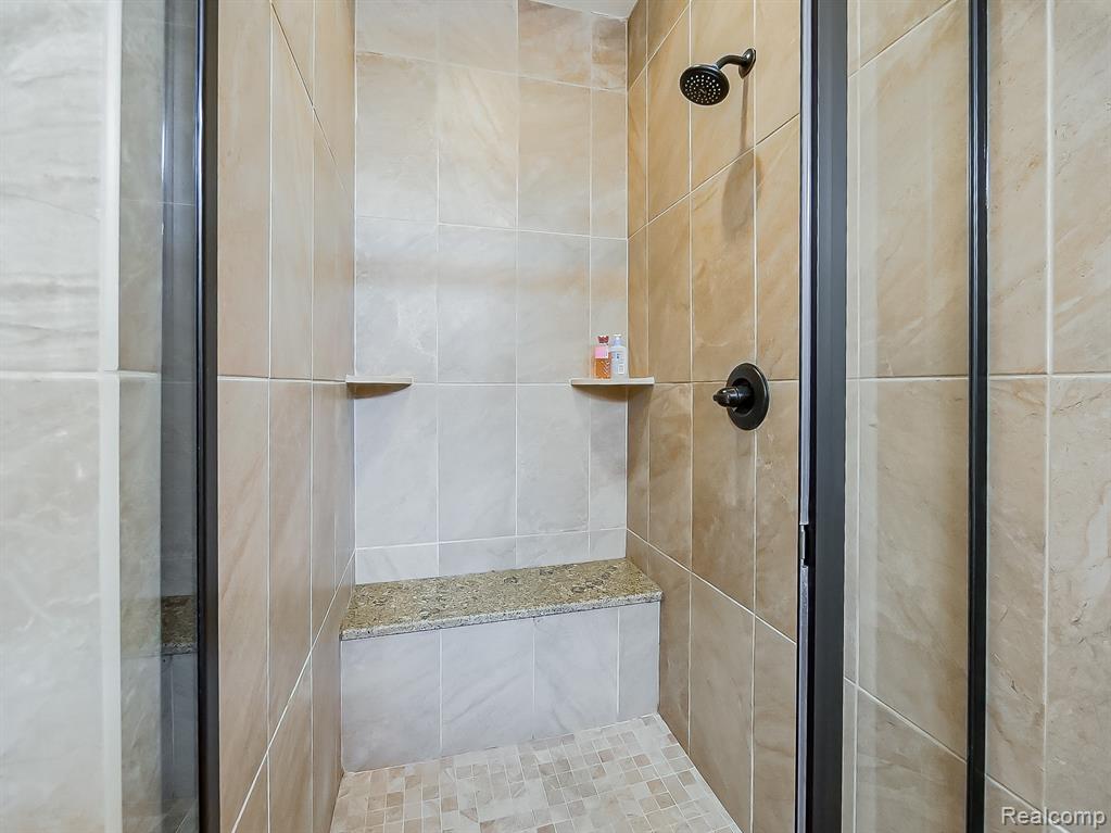 7212 Berry, West Bloomfield, MI — Photo 33