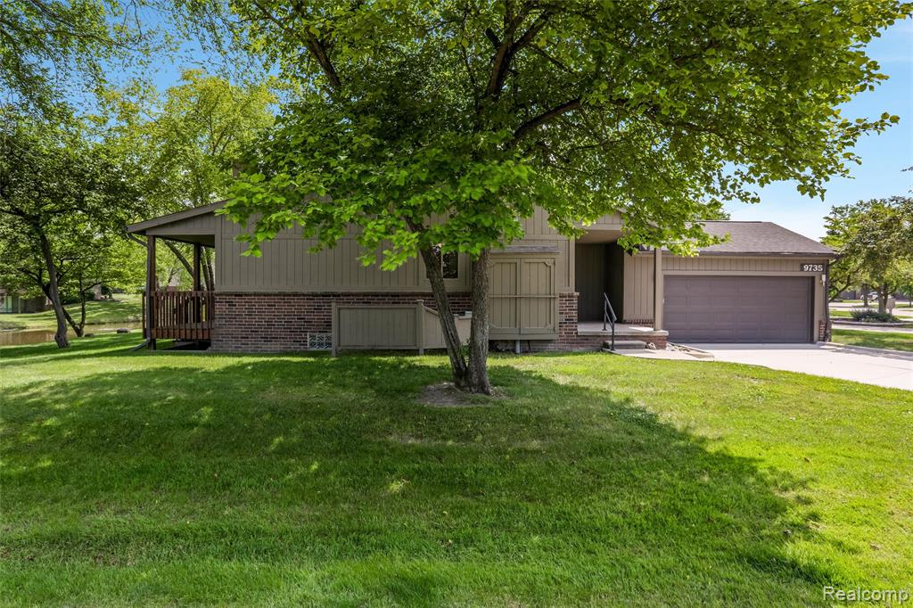 9735 Hawthorne Glen Drive, Grosse Ile, MI 48138 — Photo 2