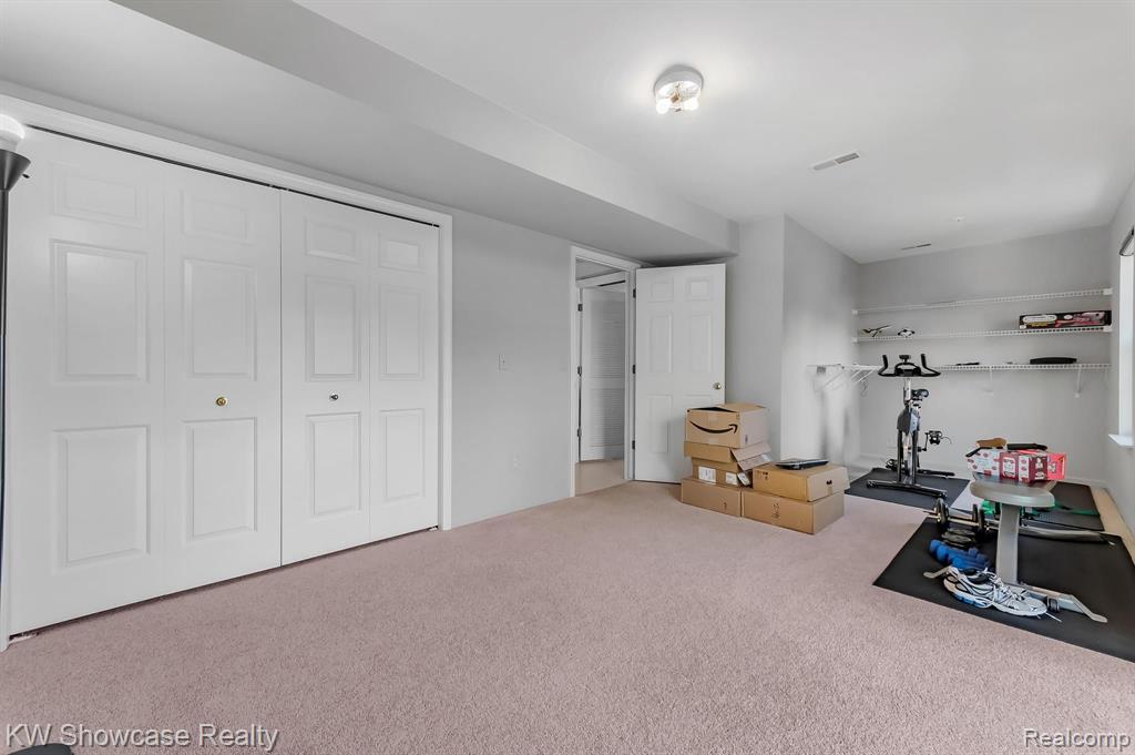 432 CHERRY ORCHARD Road, Canton, MI 48188 — Photo 47