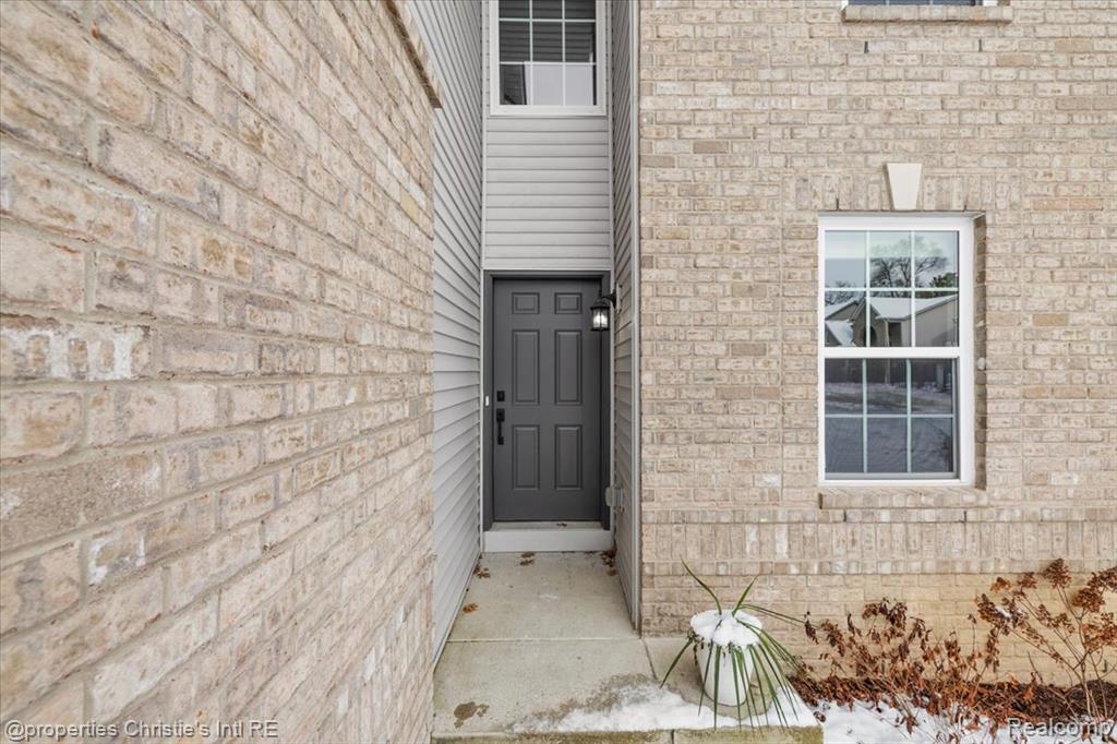 8740 Oak Ridge Trail, Westland, MI — Photo 3