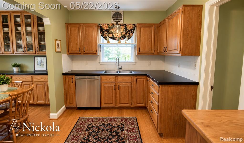 515 Barrington Road, Grosse Pointe, MI 48230 — Photo 9