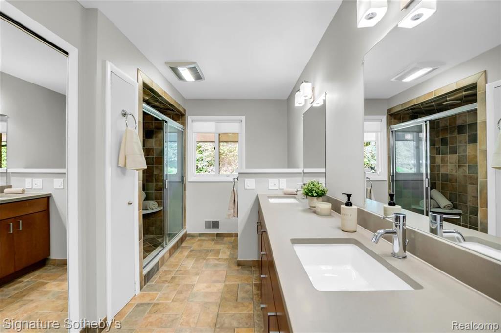 45 Maywood Avenue, Bloomfield Hills, MI 48304 — Photo 16