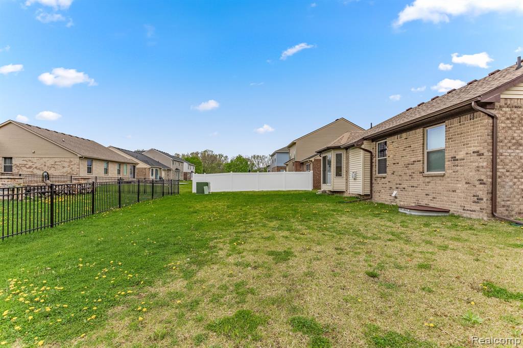8123 N HUBBARD Road, Westland, MI — Photo 36