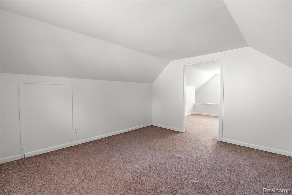 898 E Barrett Avenue, Madison Heights, MI 48071 — Photo 20