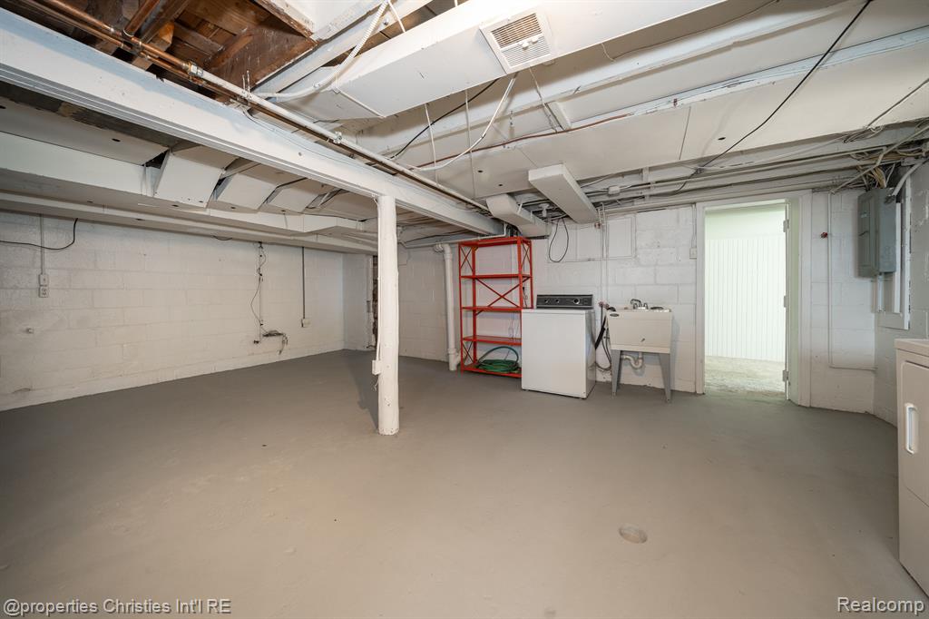 537 W 3RD Street, Rochester, MI 48307 — Photo 26