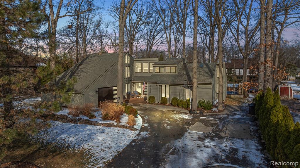 8538 Island Boulevard, Grosse Ile, MI 48138 — front exterior
