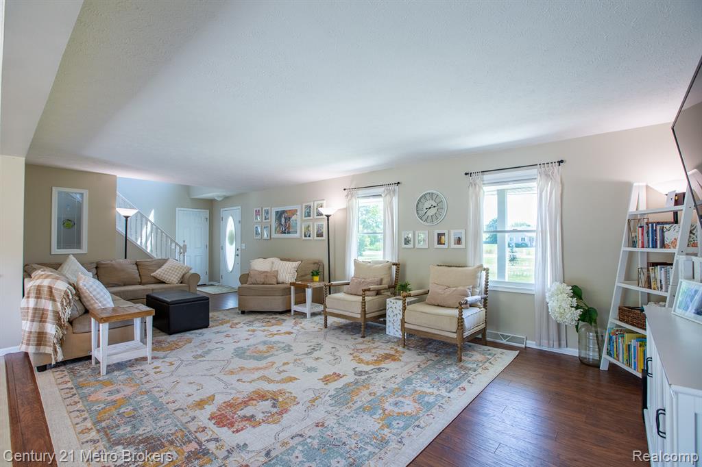 6278 Grand Blanc Road, Swartz Creek, MI 48473 — Photo 2