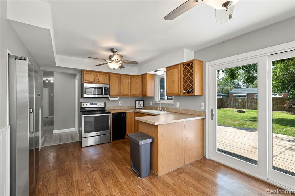6695 Chirrewa Street, Westland, MI — Photo 8