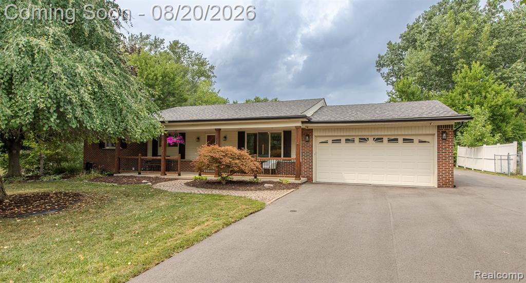 428 Carter Drive, Troy, MI 48098