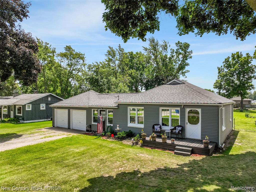 5763 Graves Street, Waterford, MI 48327 — Photo 3