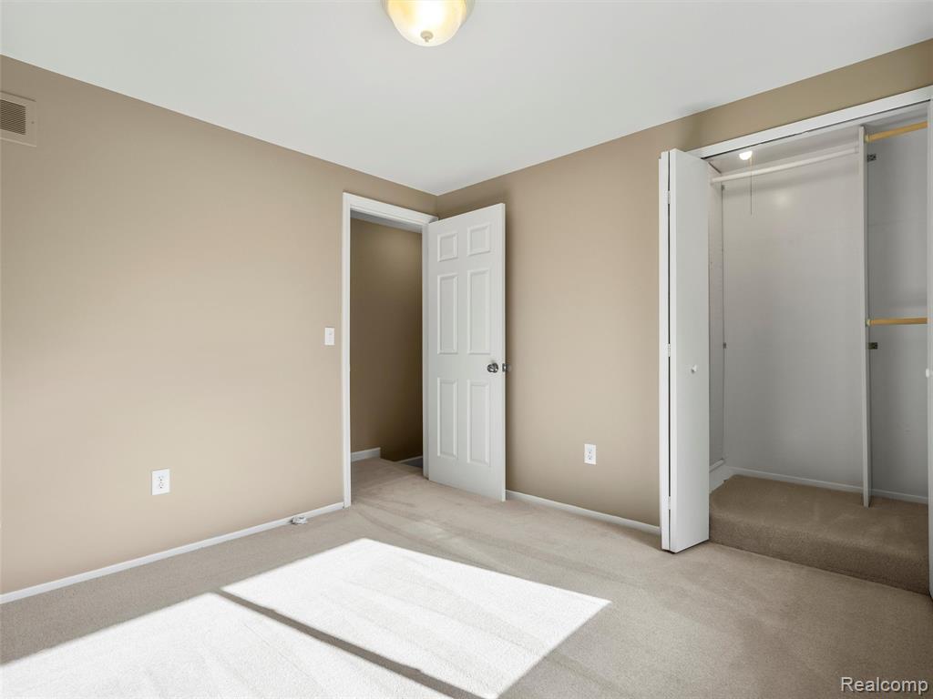 864 Dressler Lane, Rochester Hills, MI 48307 — Photo 29