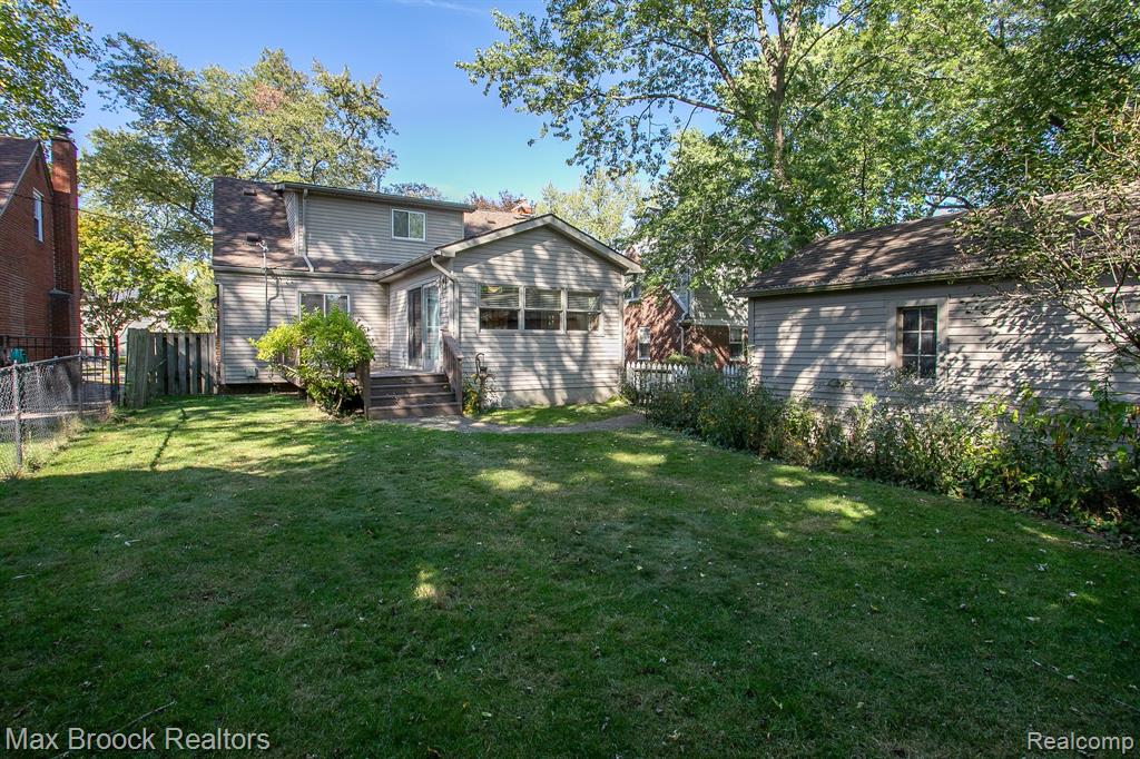 10445 Lincoln Drive, Huntington Woods, MI — Photo 45