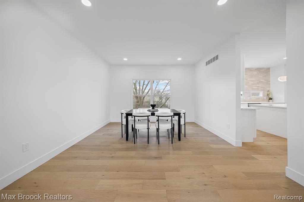 3592 GREAT FALLS Circle, Ann Arbor, MI 48108 — Photo 11