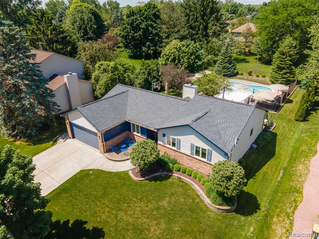 24729 SARAH FLYNN, Novi, MI — front exterior