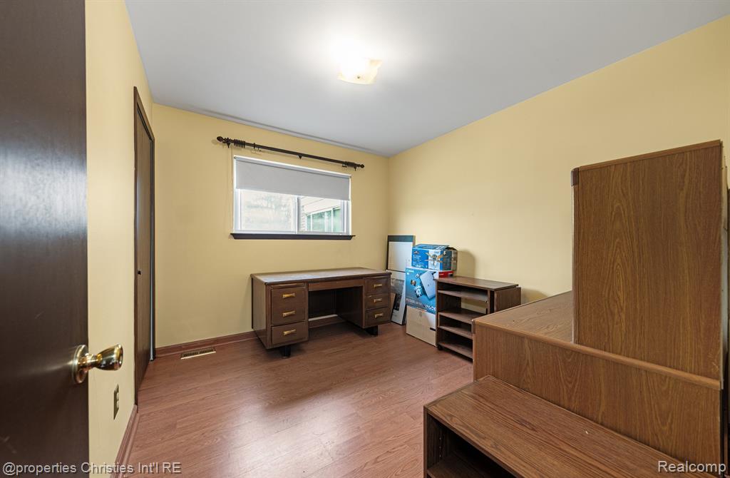 4684 CHAPEL Drive, Troy, MI 48085 — Photo 16